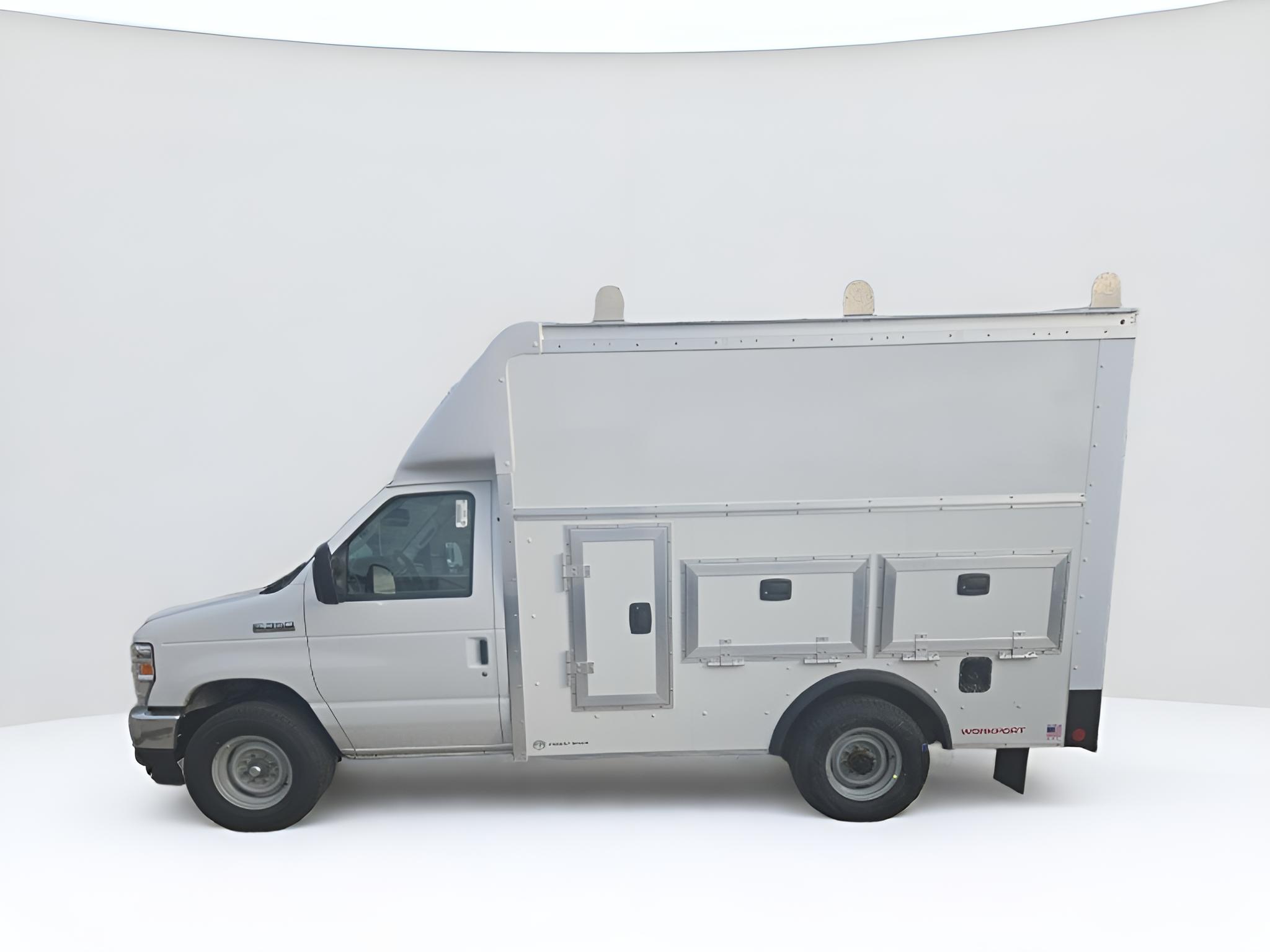 2026 Ford E-Series Cutaway E-350 SRW 138 WB