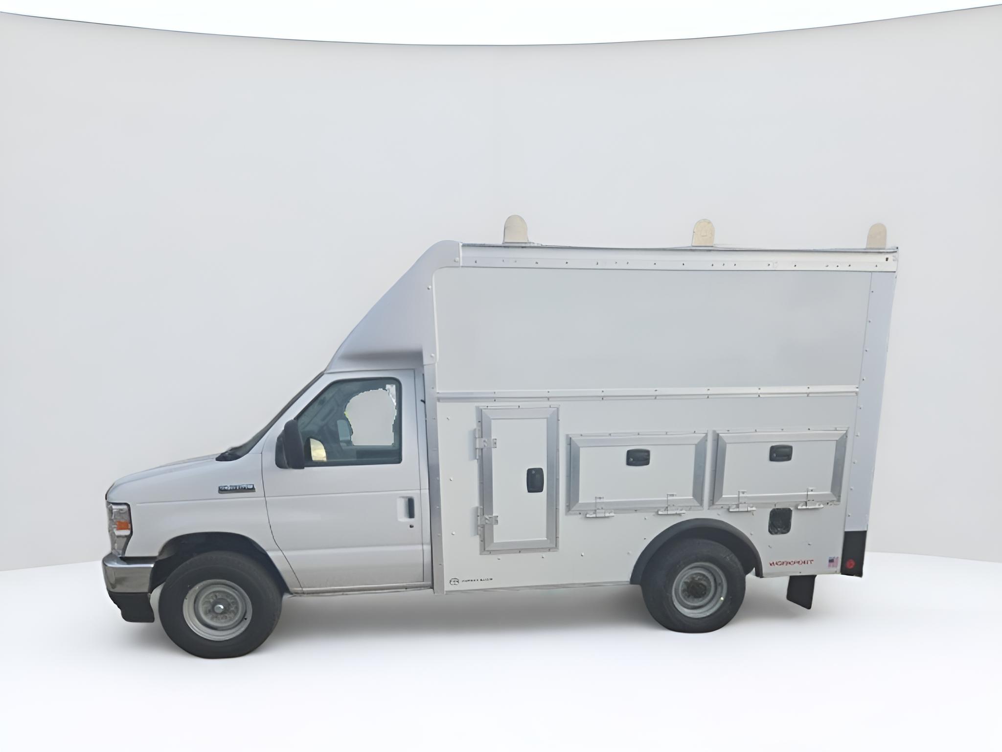 2026 Ford E-Series Cutaway E-350 SRW 138 WB