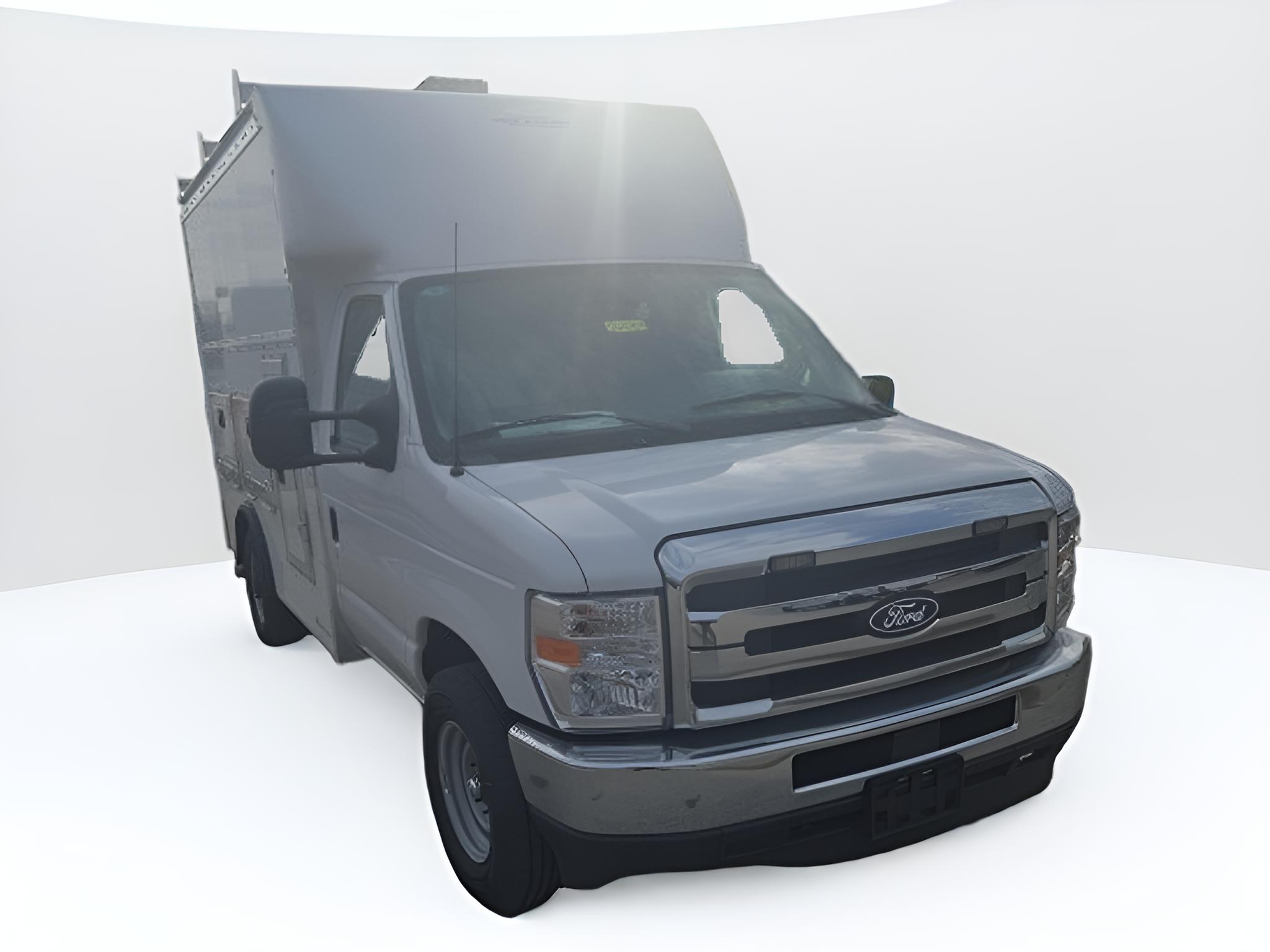 2026 Ford E-Series Cutaway E-350 SRW 138 WB