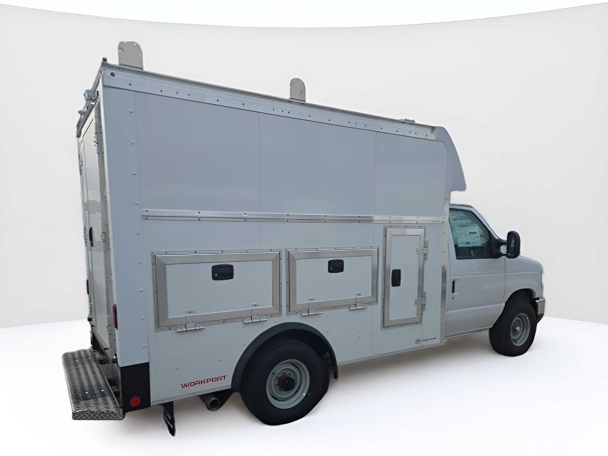 2026 Ford E-Series Cutaway E-350 SRW 138 WB