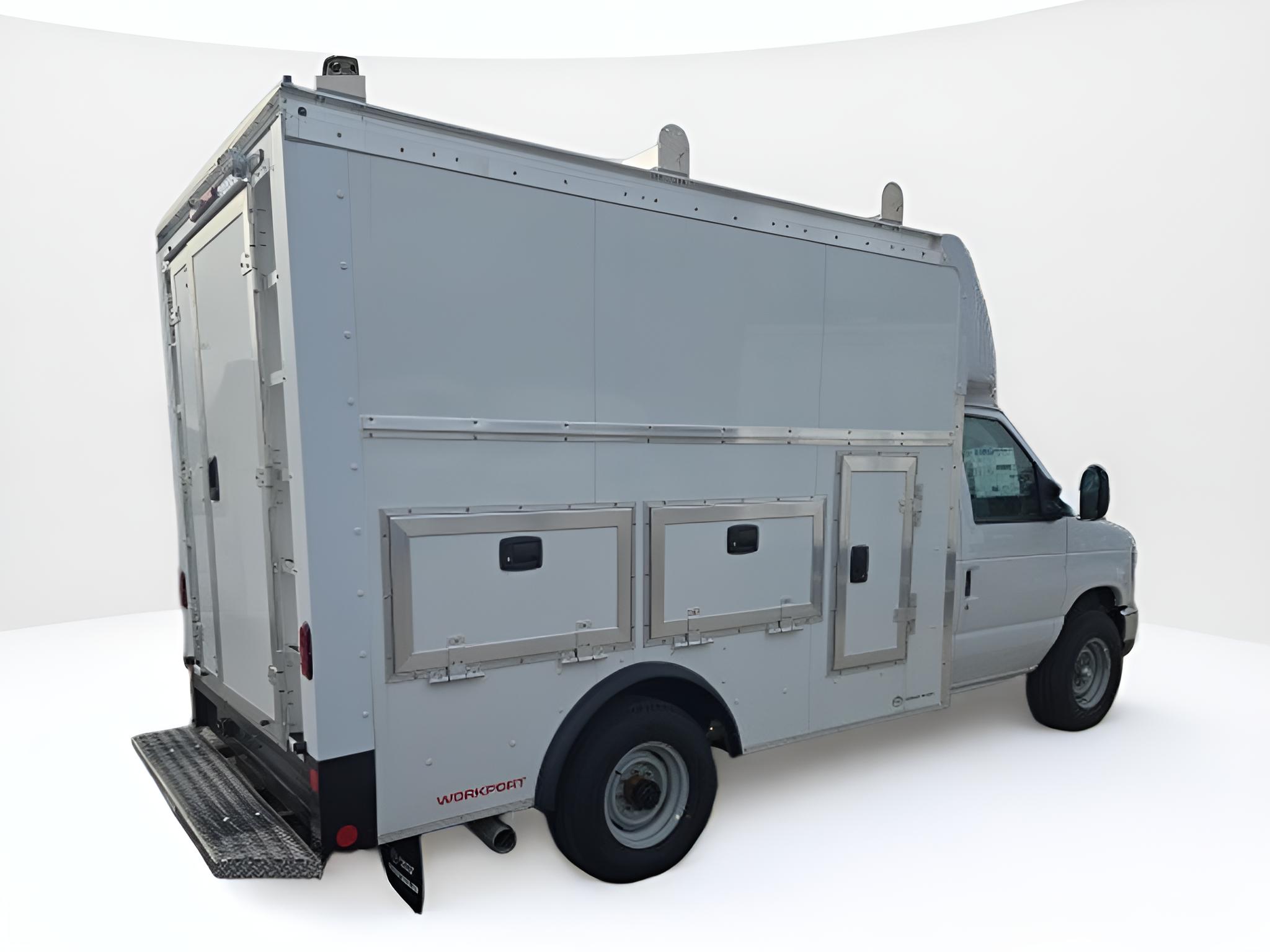 2026 Ford E-Series Cutaway E-350 SRW 138 WB