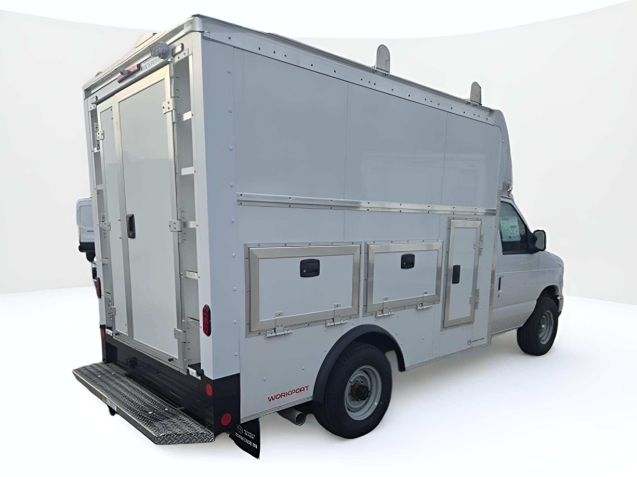 2026 Ford E-Series Cutaway E-350 SRW 138 WB