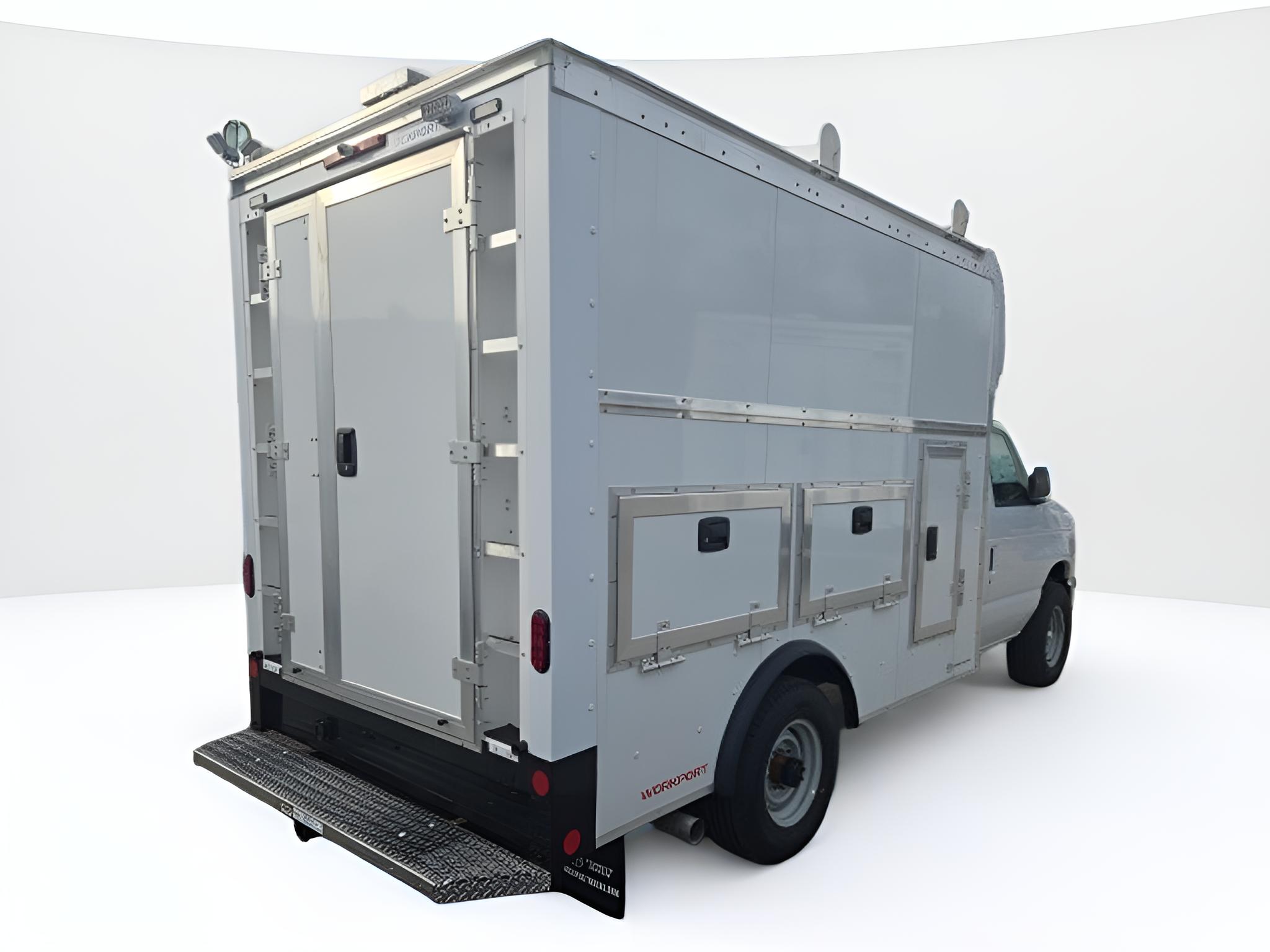 2026 Ford E-Series Cutaway E-350 SRW 138 WB