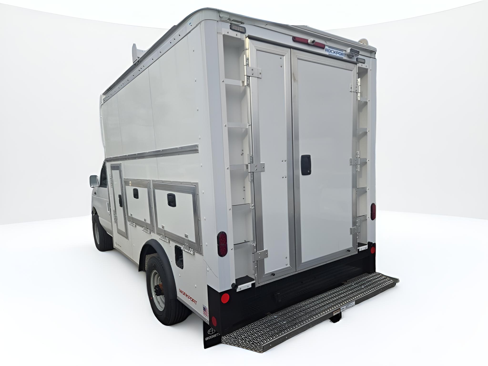 2026 Ford E-Series Cutaway E-350 SRW 138 WB