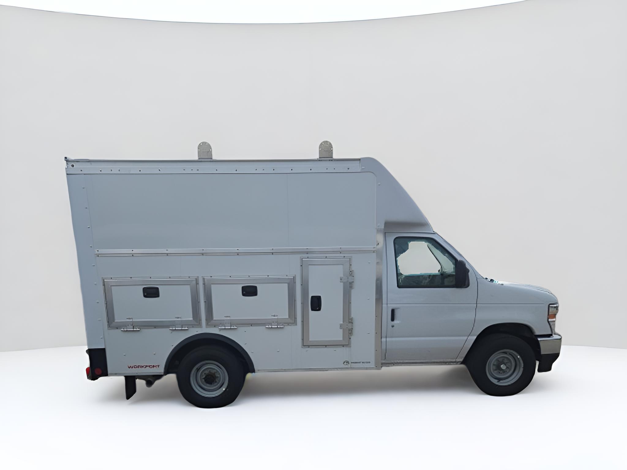 2026 Ford E-Series Cutaway E-350 SRW 138 WB