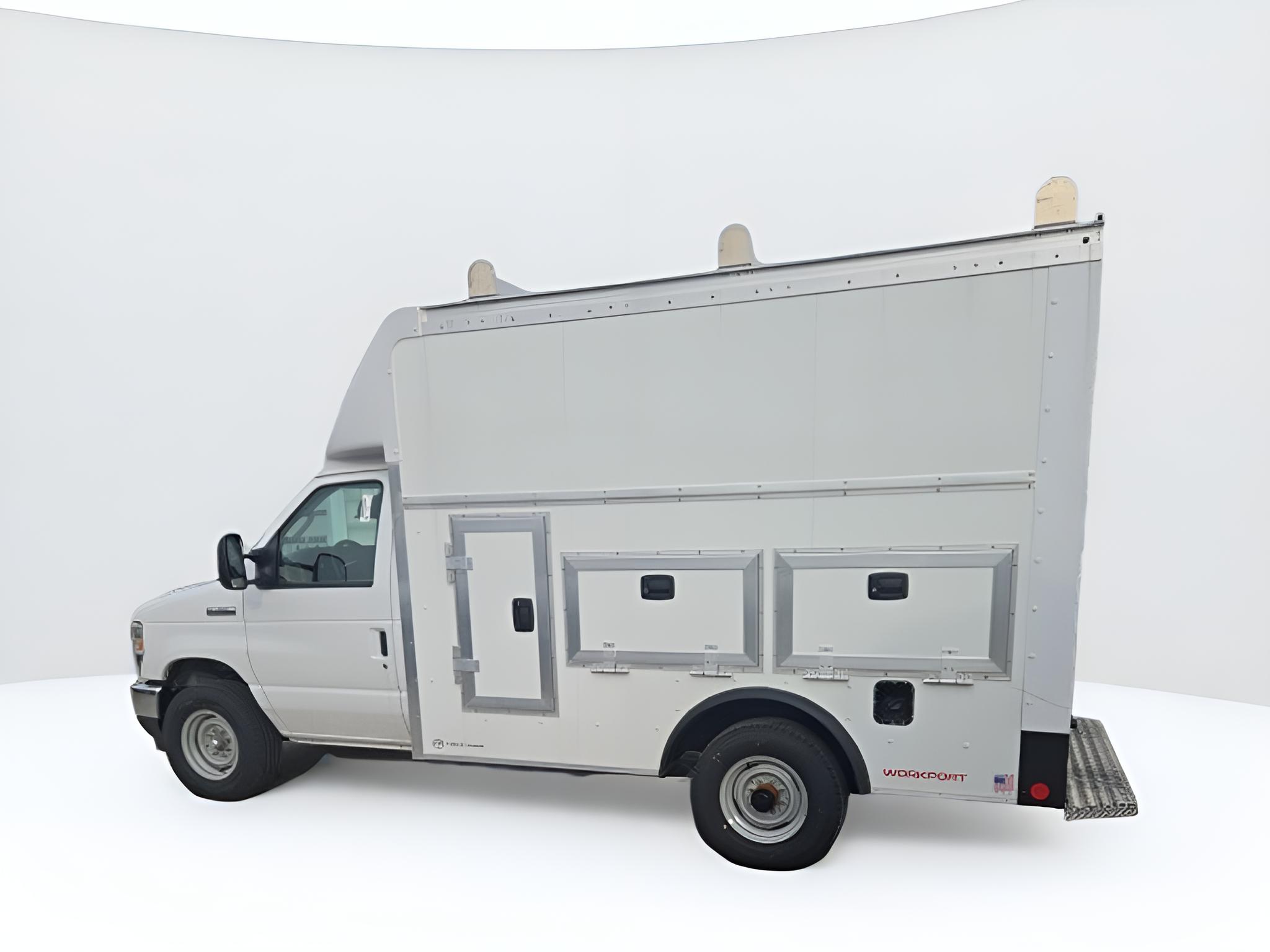 2026 Ford E-Series Cutaway E-350 SRW 138 WB