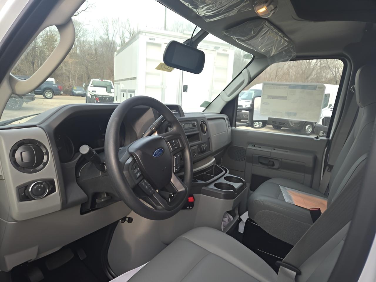 2026 Ford E-Series Cutaway E-350 SRW 138 WB