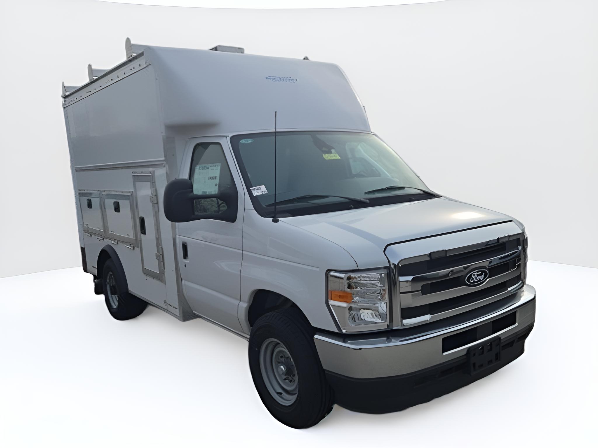 2026 Ford E-Series Cutaway E-350 SRW 138 WB