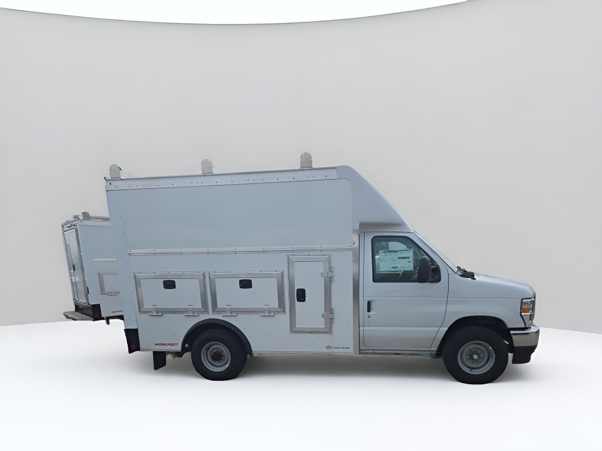 2026 Ford E-Series Cutaway E-350 SRW 138 WB