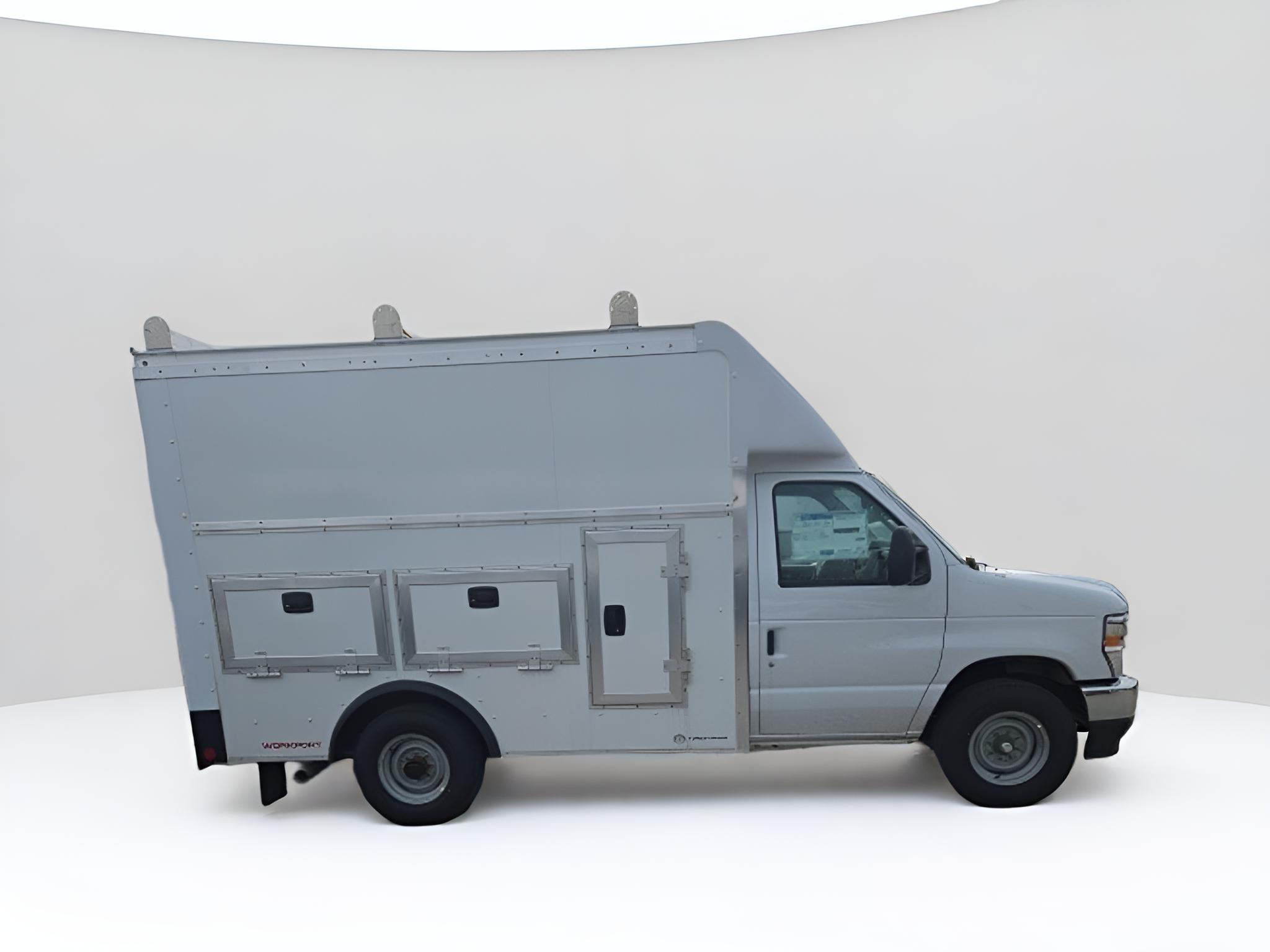 2026 Ford E-Series Cutaway E-350 SRW 138 WB