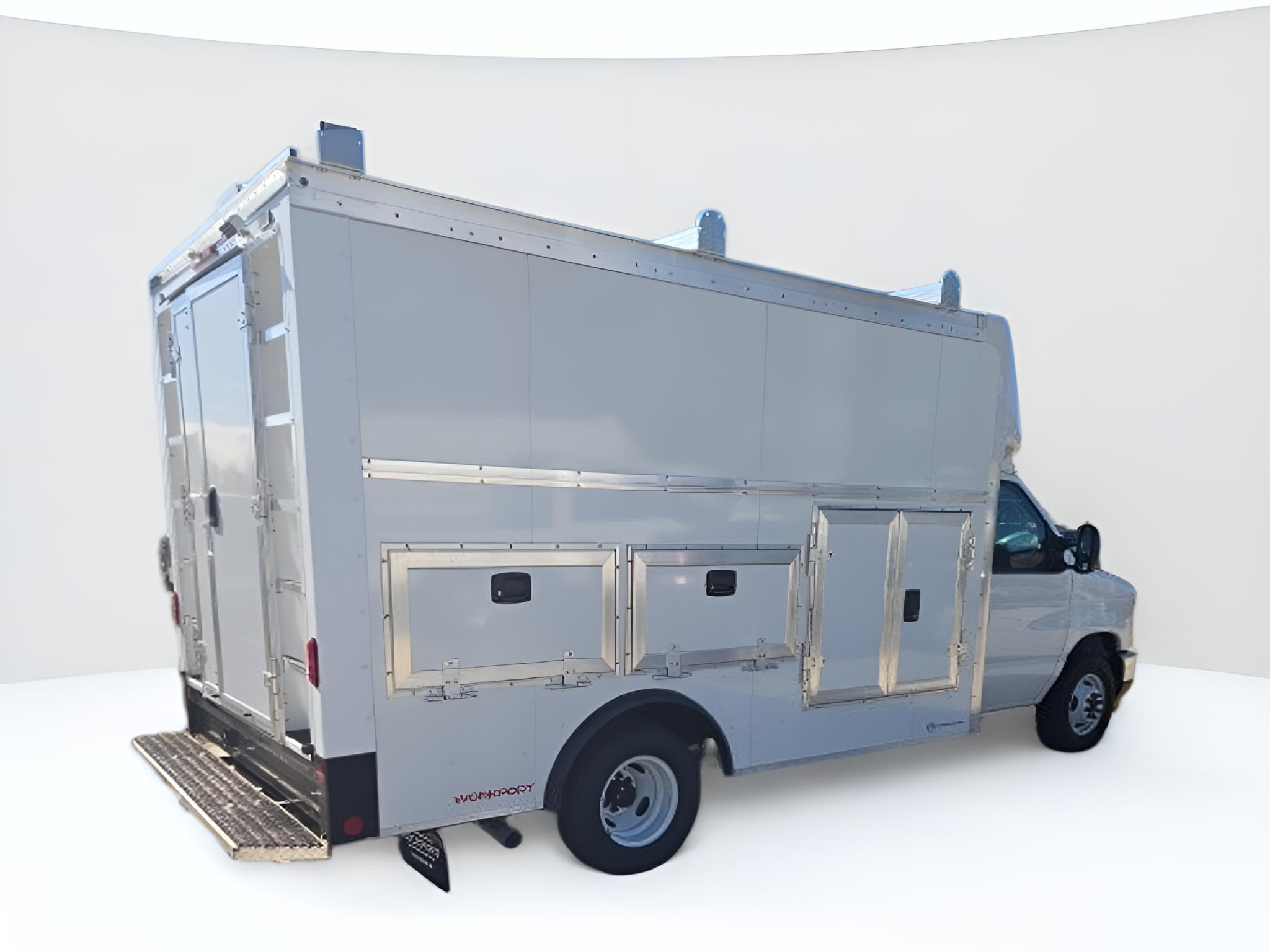 2026 Ford E-Series Cutaway E-350 SRW 158 WB