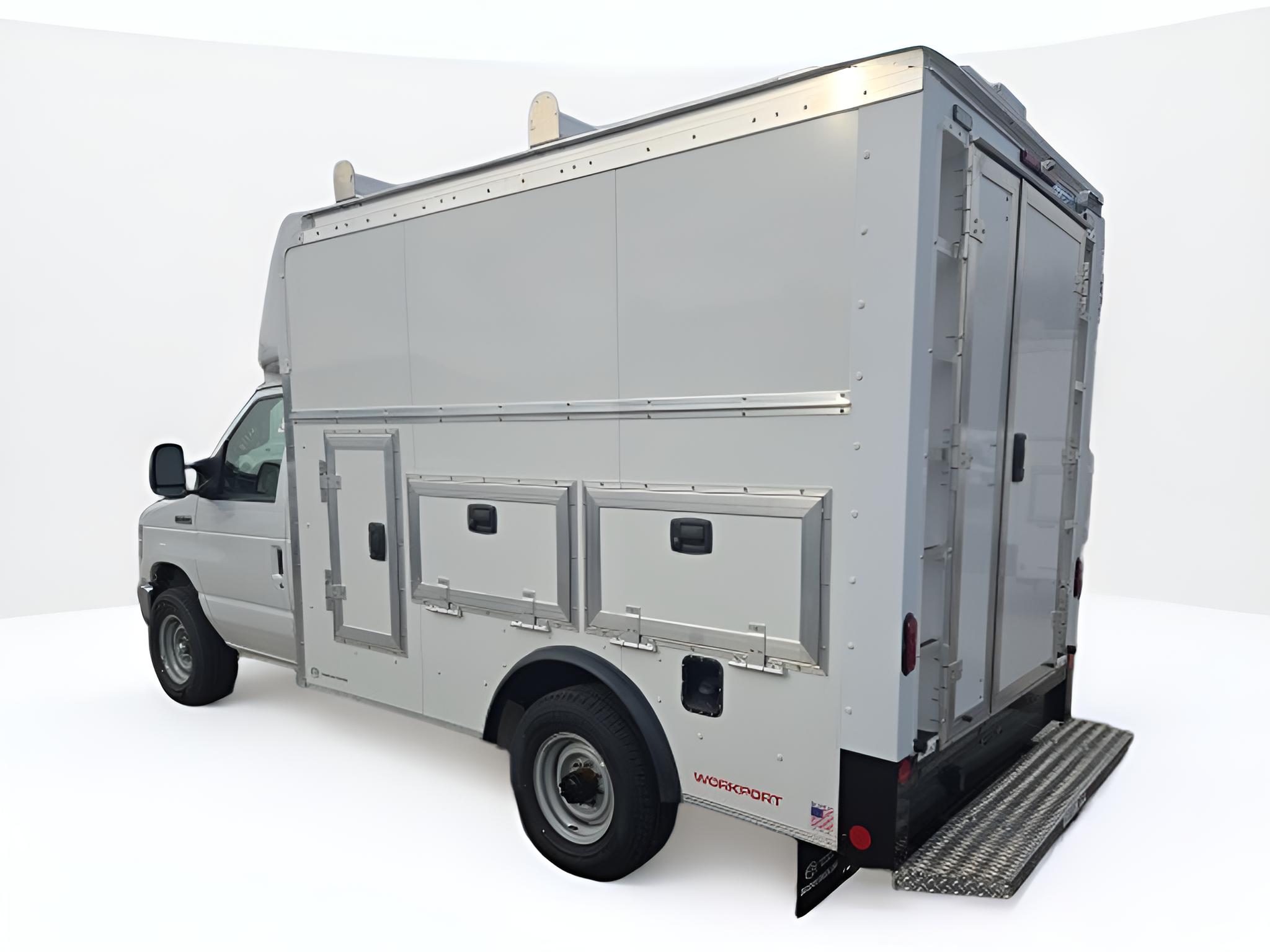 2026 Ford E-Series Cutaway E-350 SRW 138 WB