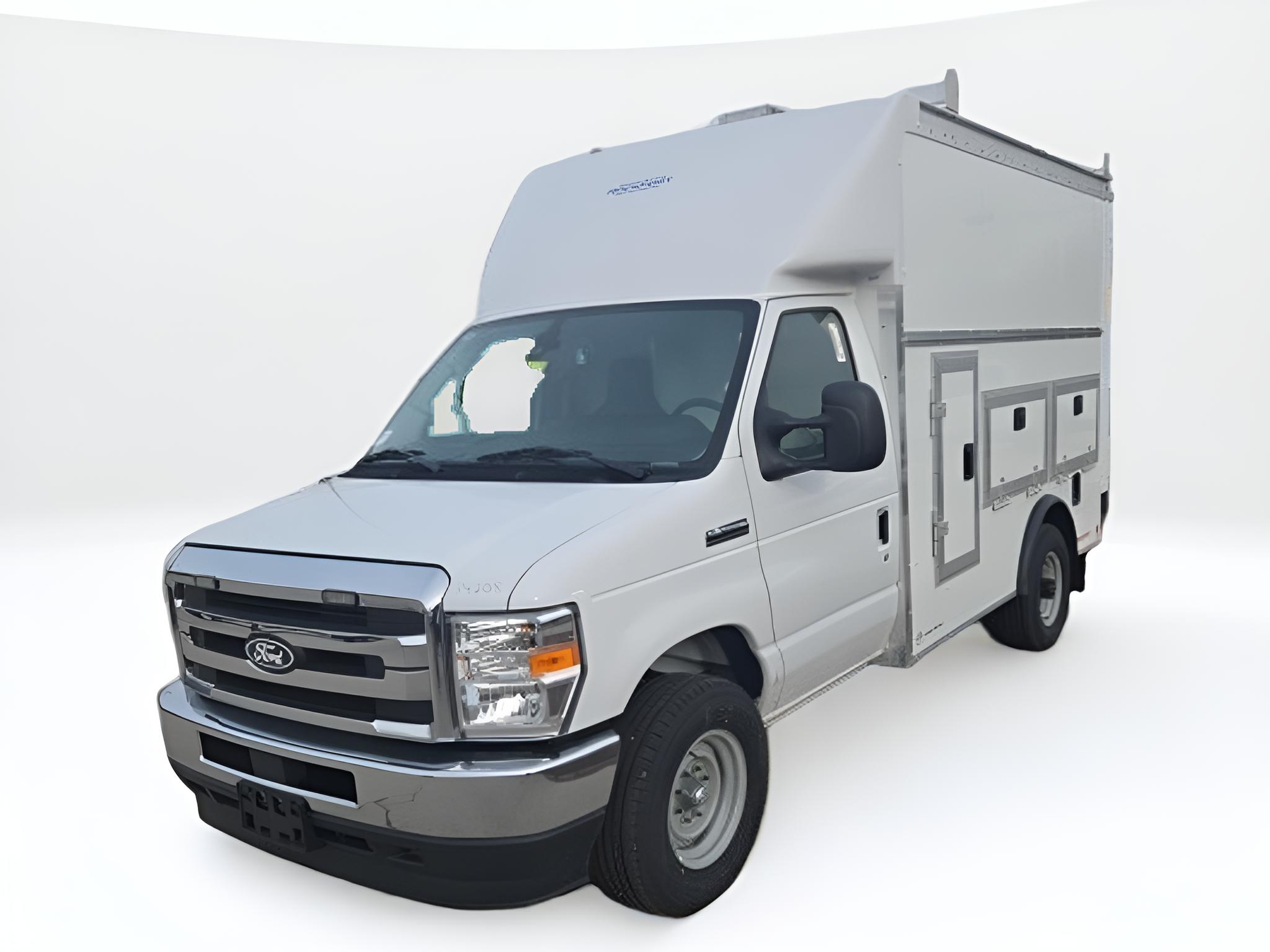 2026 Ford E-Series Cutaway E-350 SRW 138 WB