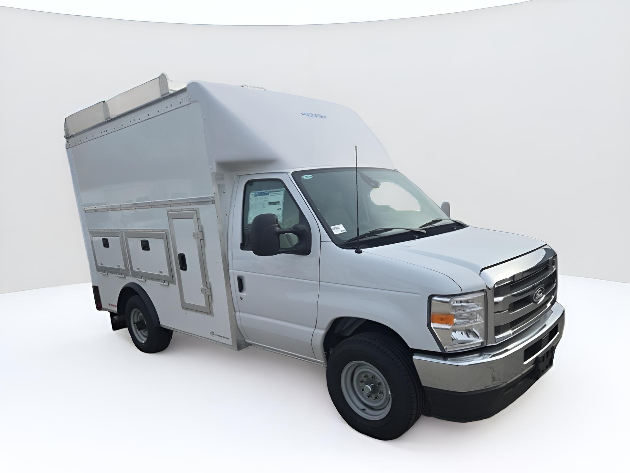 2026 Ford E-Series Cutaway E-350 SRW 138 WB