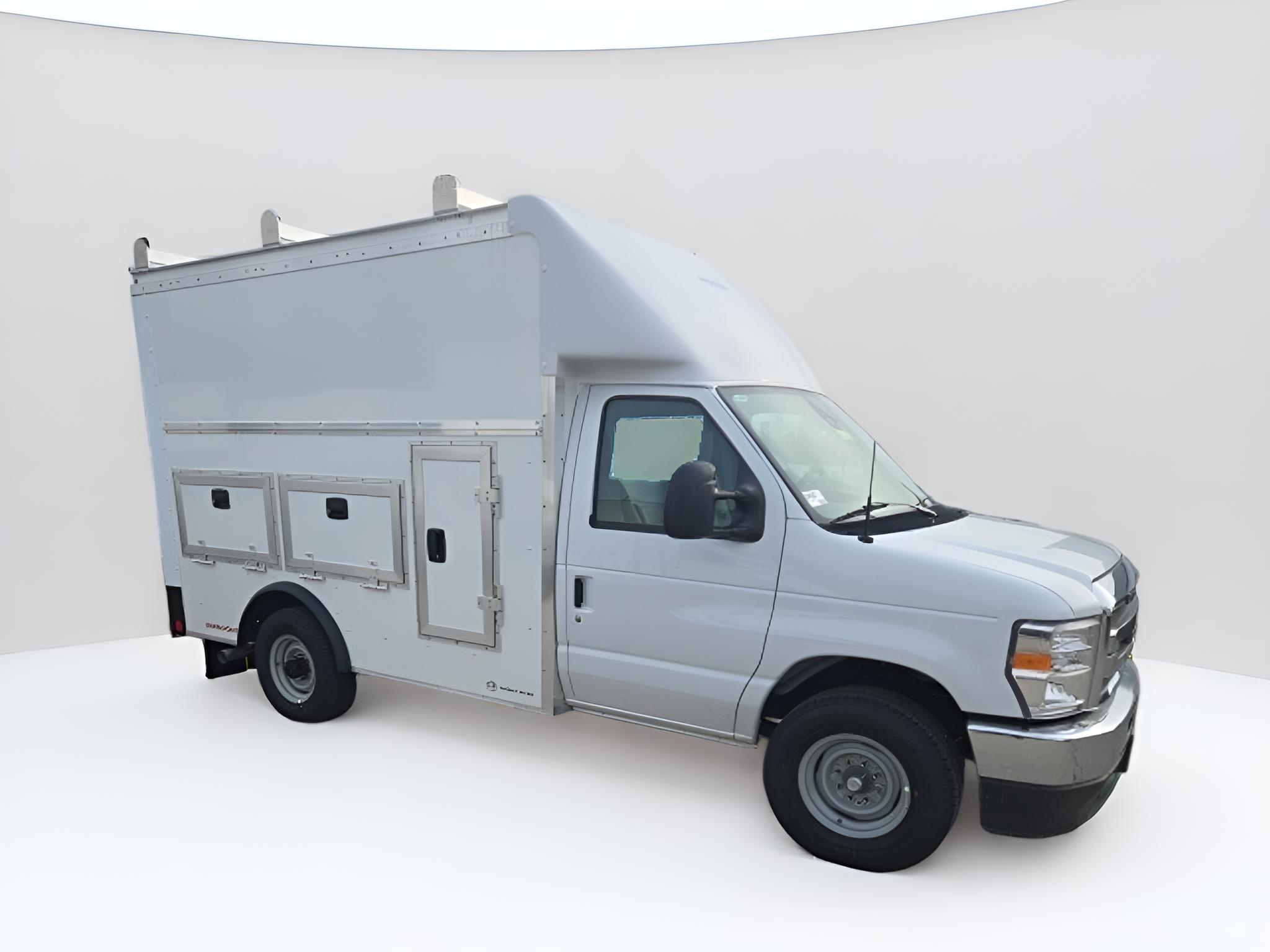 2026 Ford E-Series Cutaway E-350 SRW 138 WB