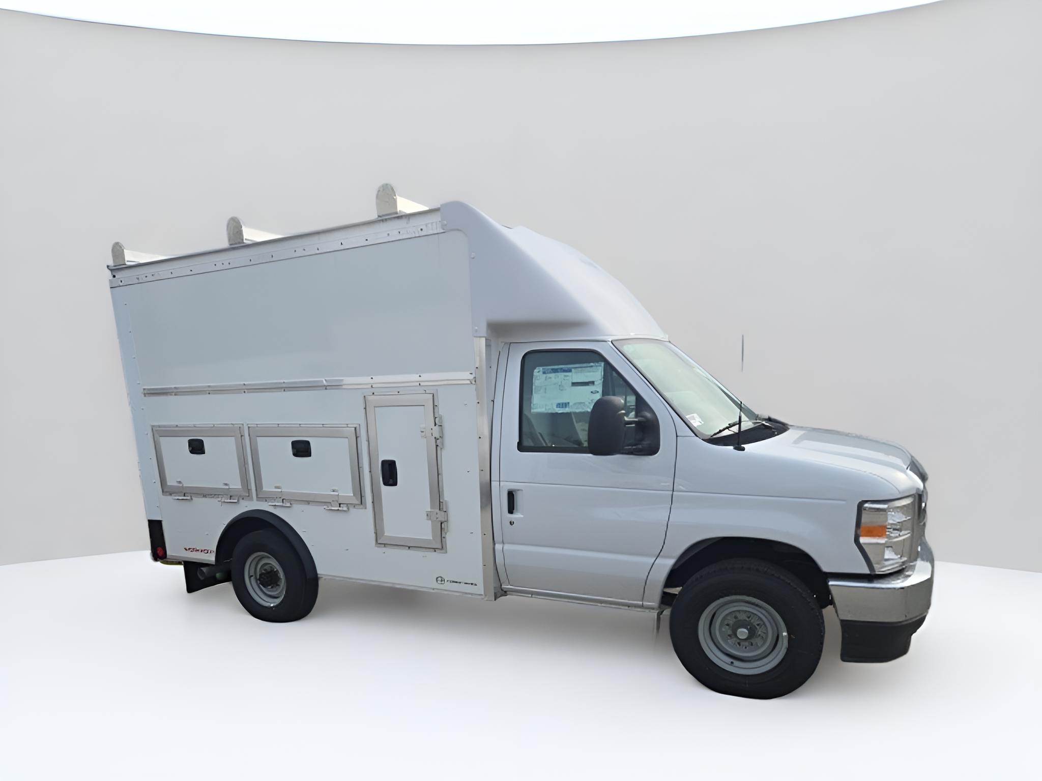 2026 Ford E-Series Cutaway E-350 SRW 138 WB