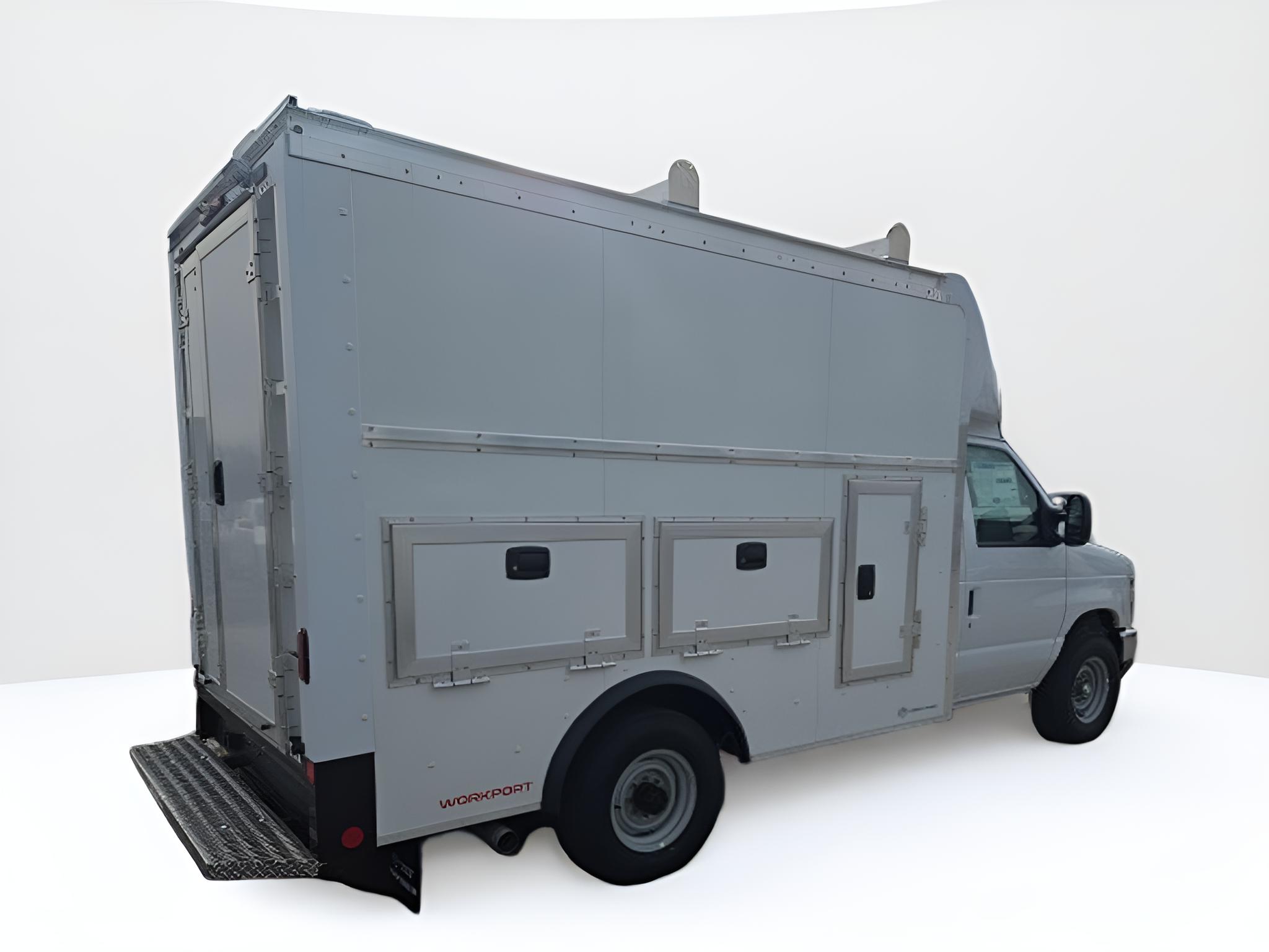 2026 Ford E-Series Cutaway E-350 SRW 138 WB