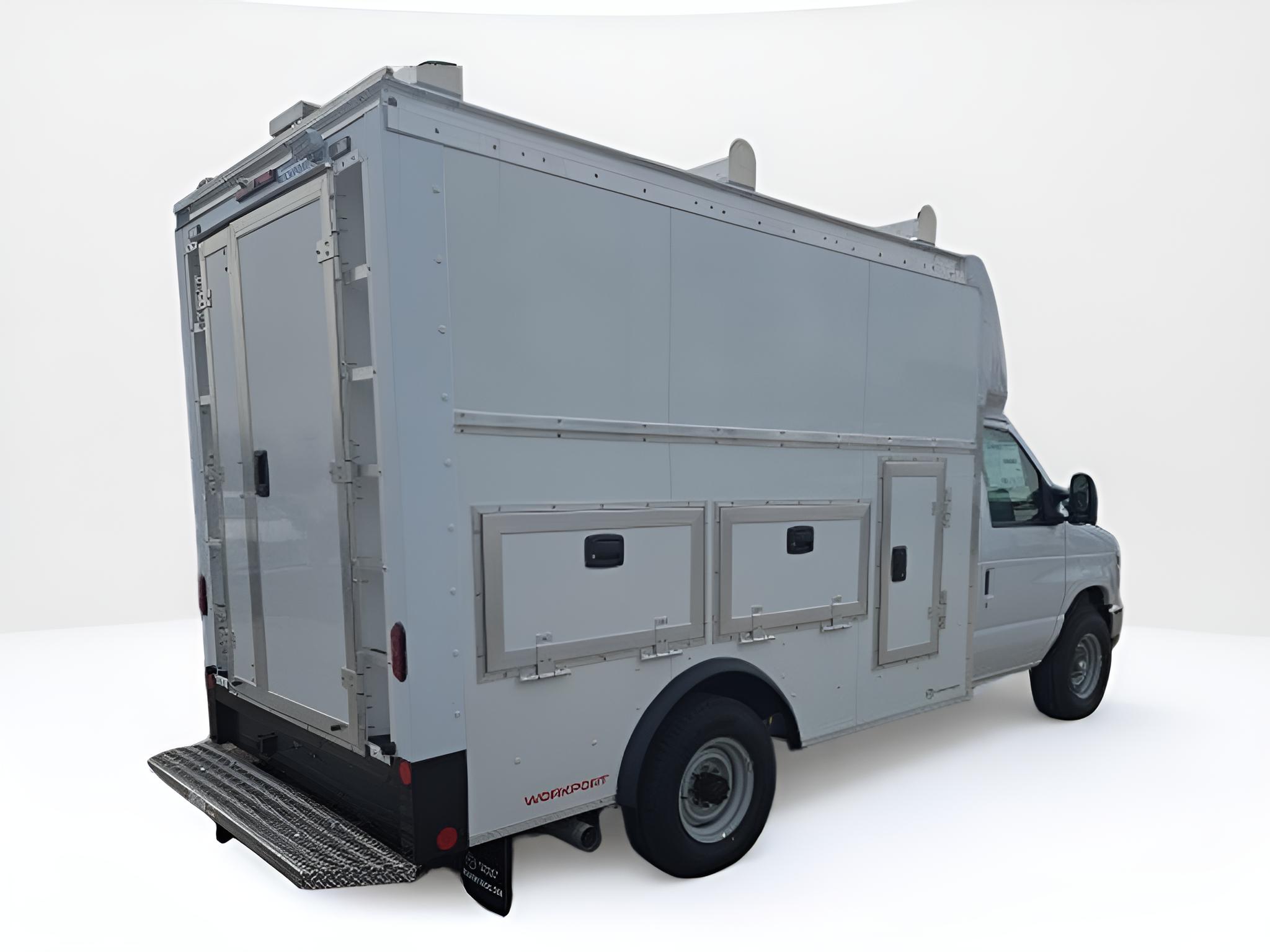 2026 Ford E-Series Cutaway E-350 SRW 138 WB