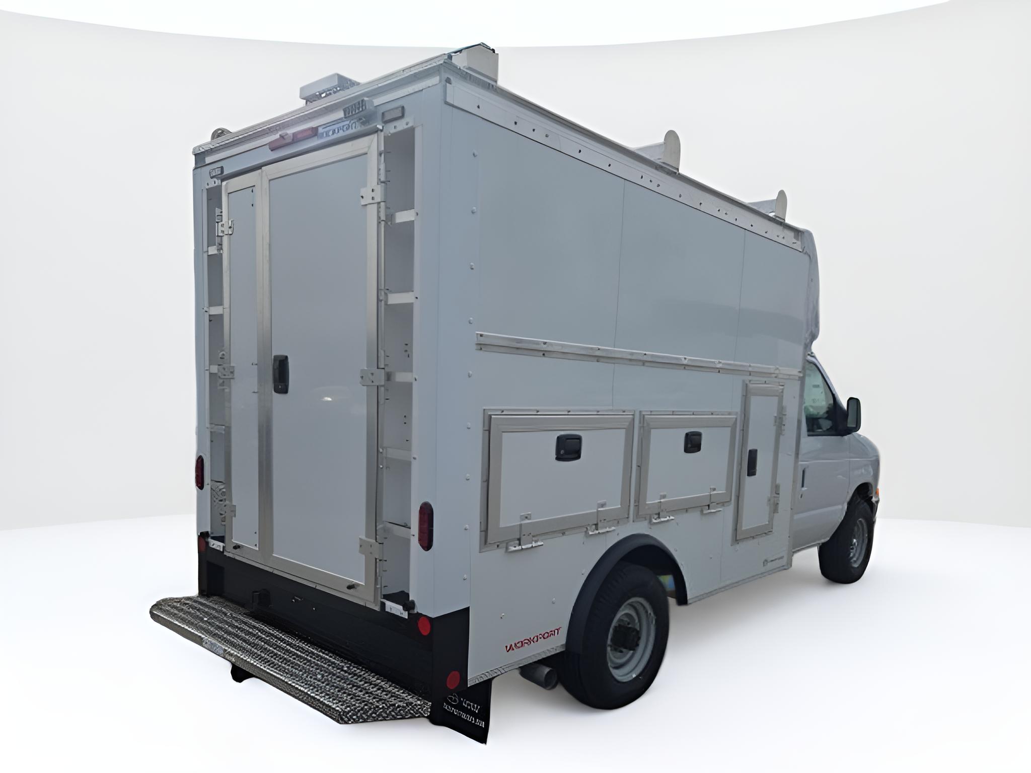 2026 Ford E-Series Cutaway E-350 SRW 138 WB