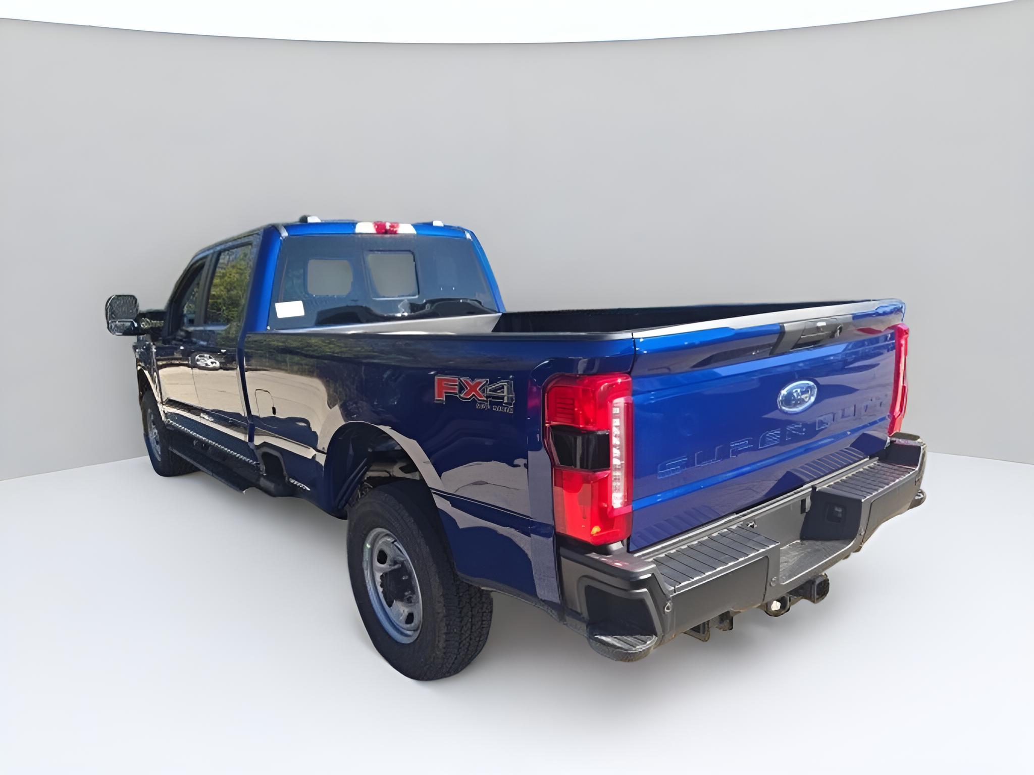 2026 Ford Super Duty F-350 SRW XL 4WD Crew Cab 6.75' Box