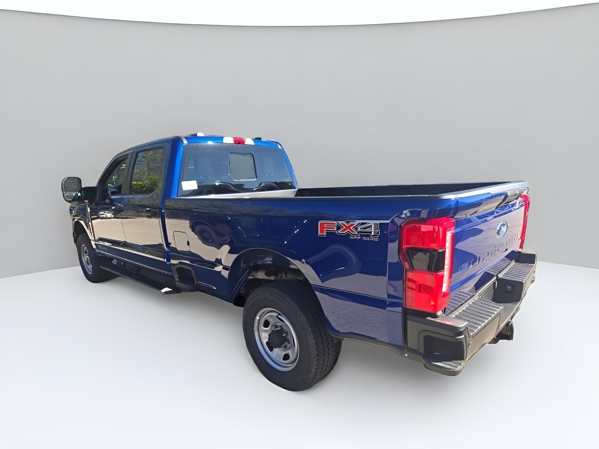 2026 Ford Super Duty F-350 SRW XL 4WD Crew Cab 6.75' Box