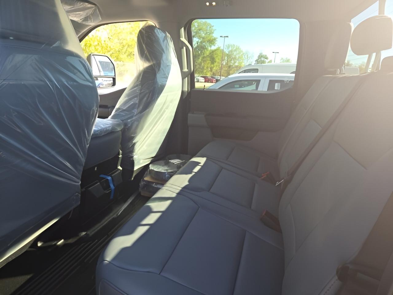 2026 Ford Super Duty F-350 SRW XL 4WD Crew Cab 6.75' Box