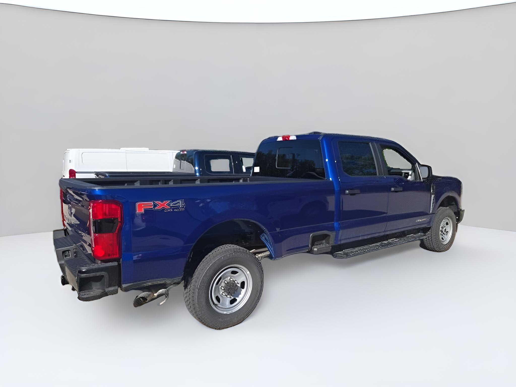 2026 Ford Super Duty F-350 SRW XL 4WD Crew Cab 6.75' Box