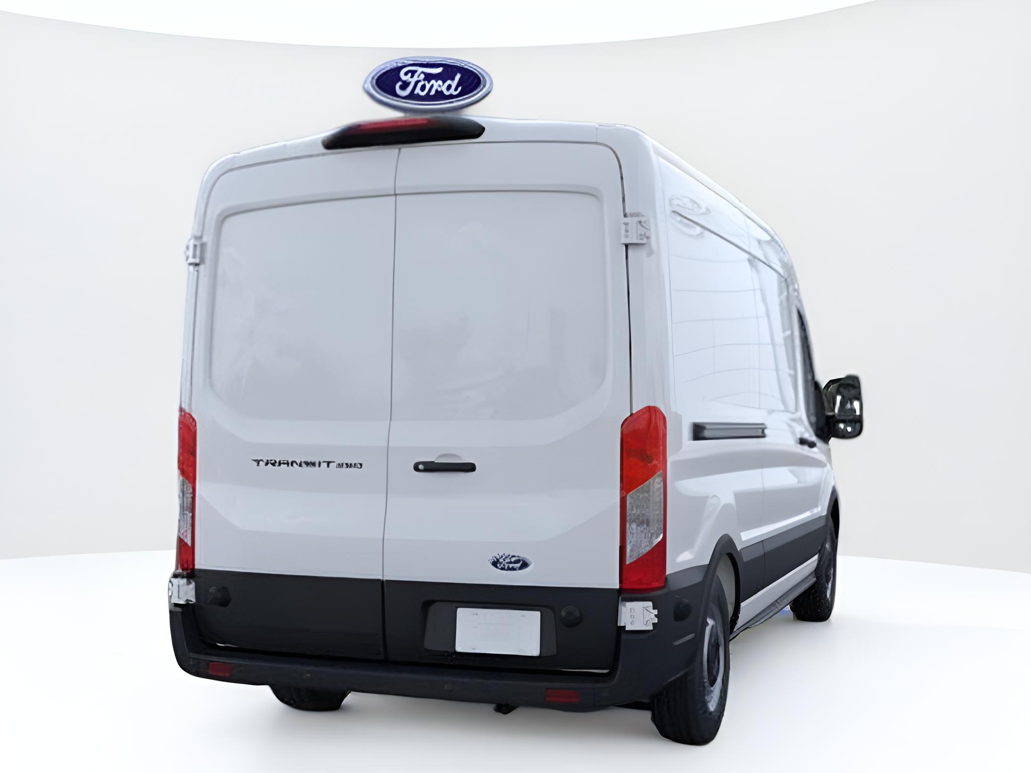 2026 Ford Transit Cargo Van T-250 148 Med Rf 9150 GVWR RWD