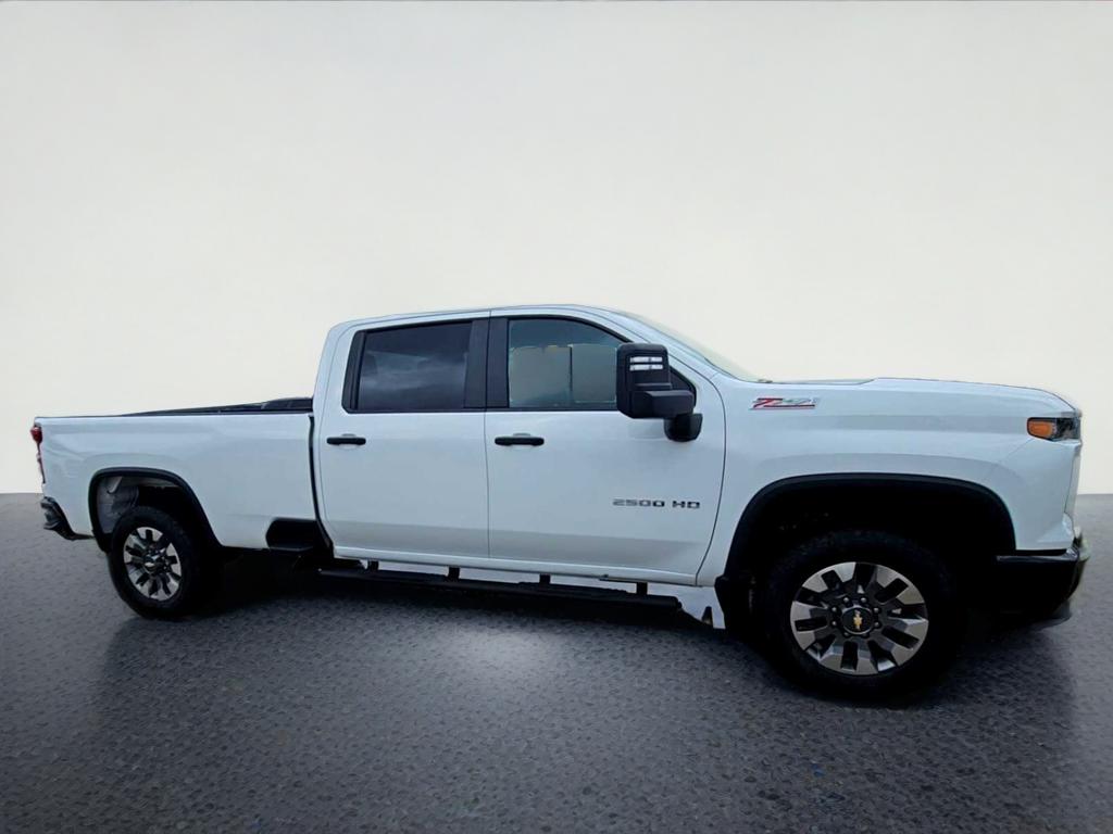 2025 Chevrolet Silverado 2500HD Custom - Photo 9