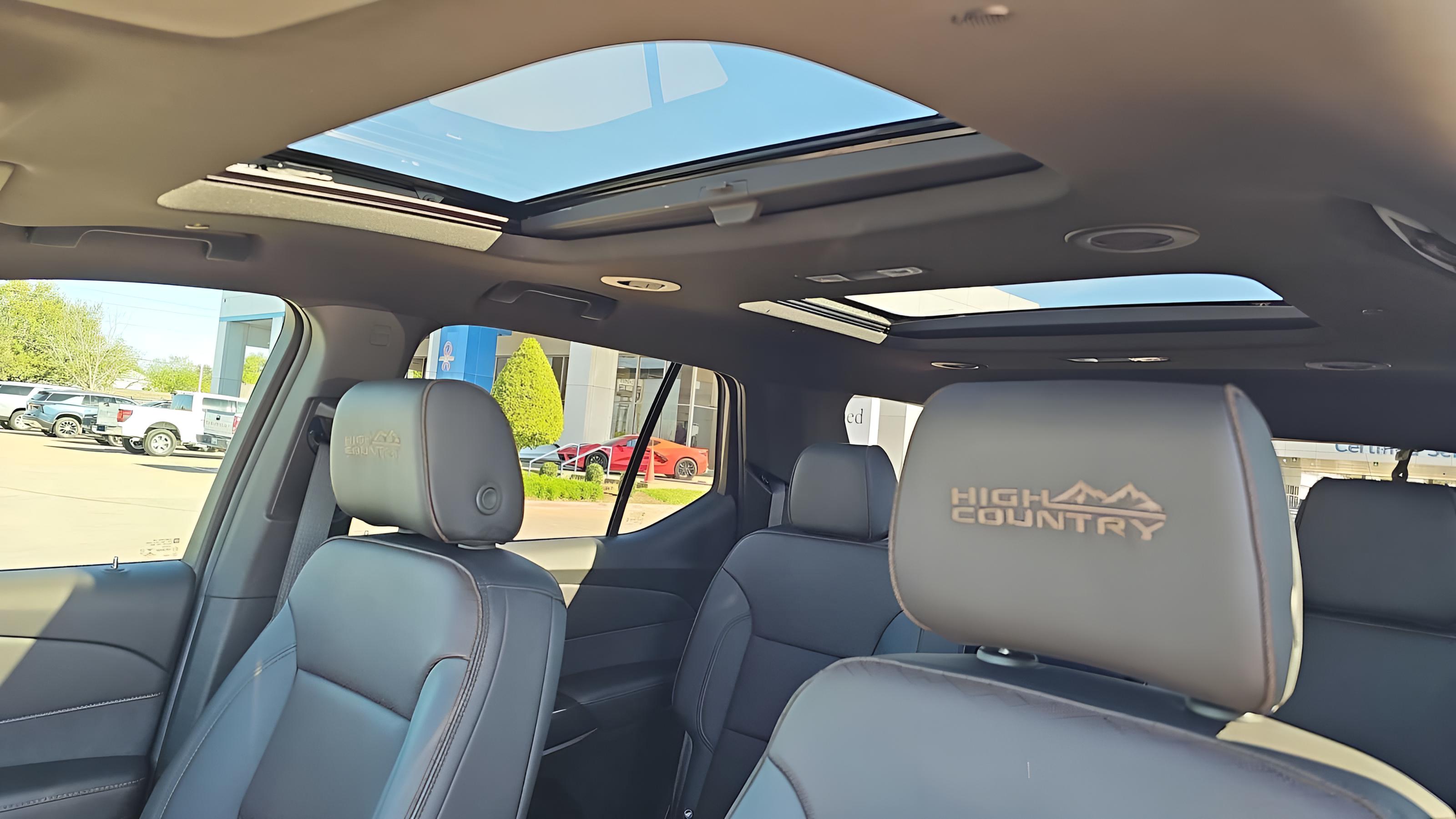 2023 Chevrolet Traverse High Country