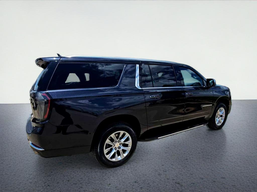 2025 Chevrolet Suburban Premier - Photo 8