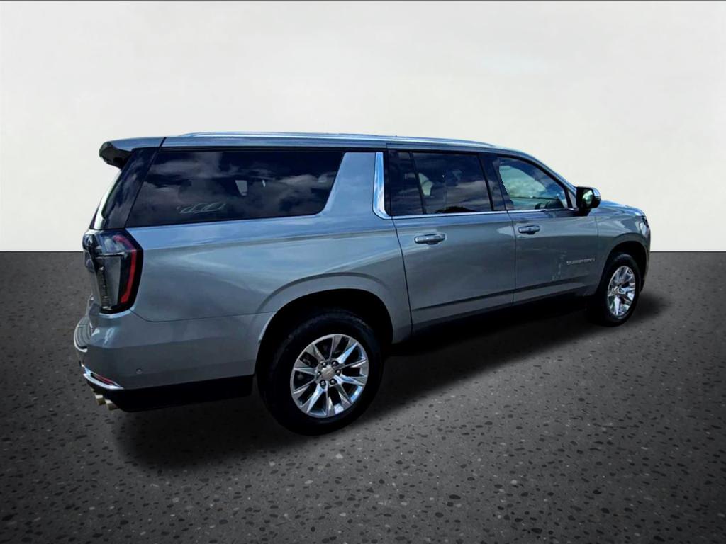2025 Chevrolet Suburban Premier - Photo 8