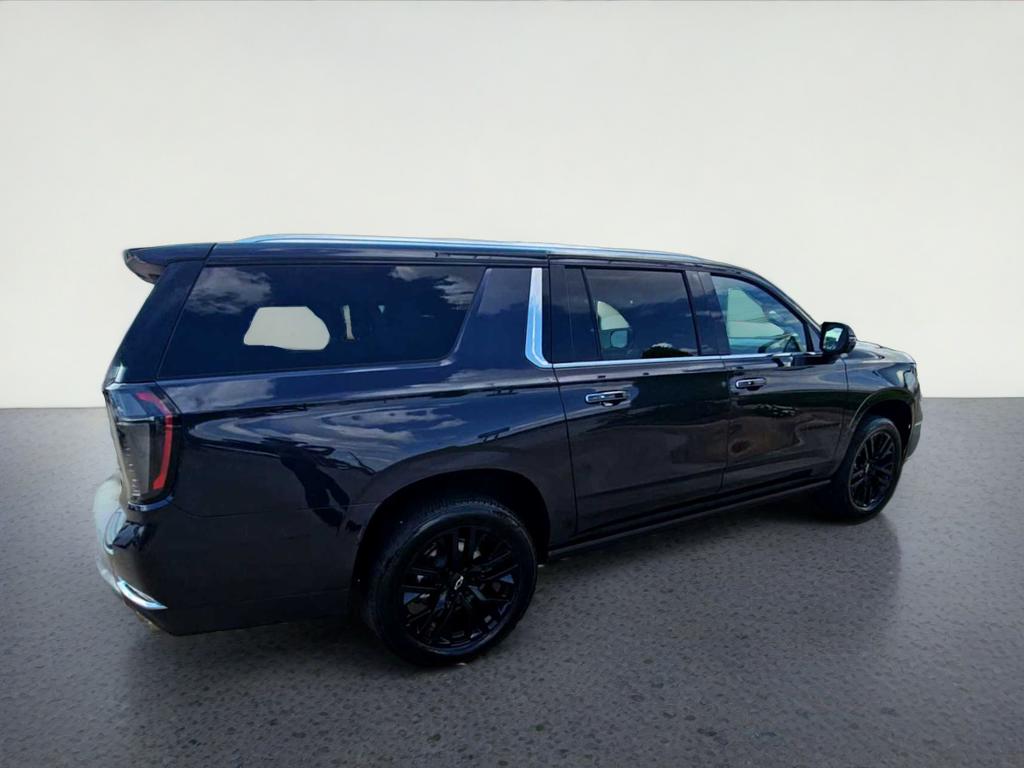 2025 Chevrolet Suburban Premier - Photo 8