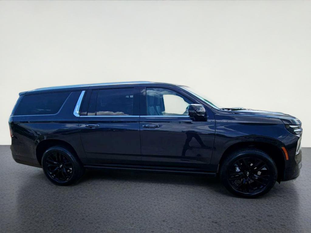 2025 Chevrolet Suburban Premier - Photo 9