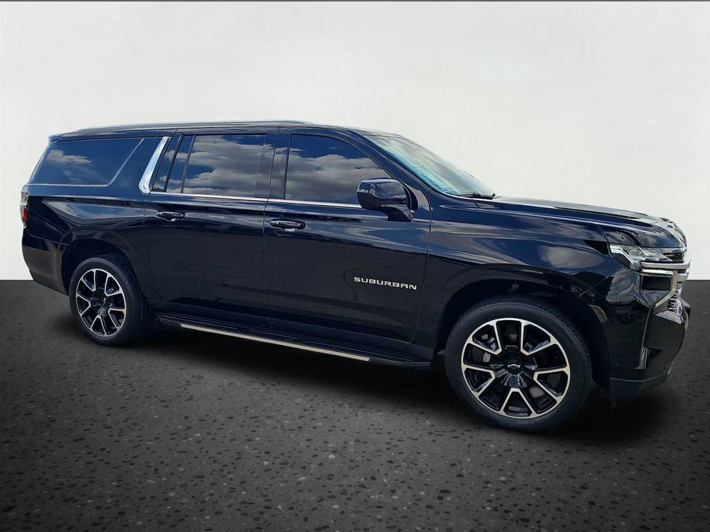 2023 Chevrolet Suburban LT