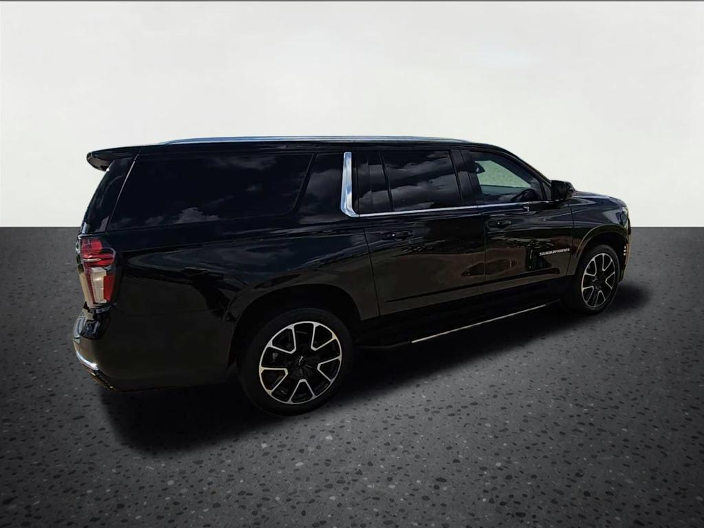 2023 Chevrolet Suburban LT