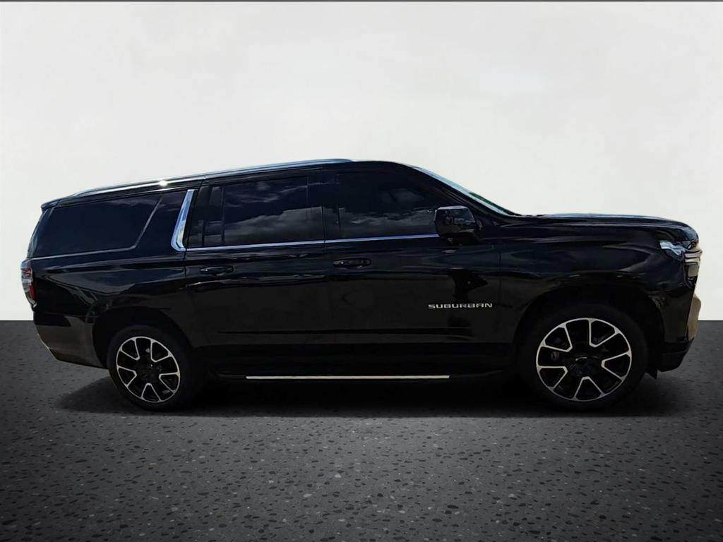 2023 Chevrolet Suburban LT