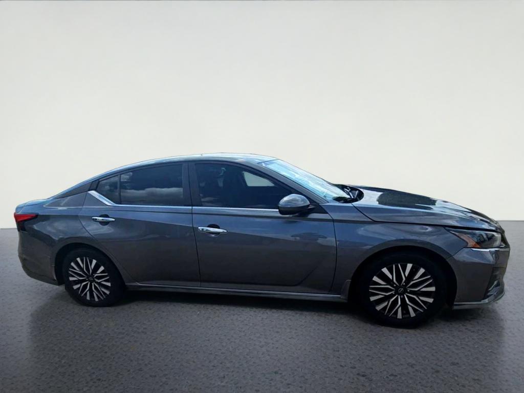 2023 Nissan Altima SV FWD