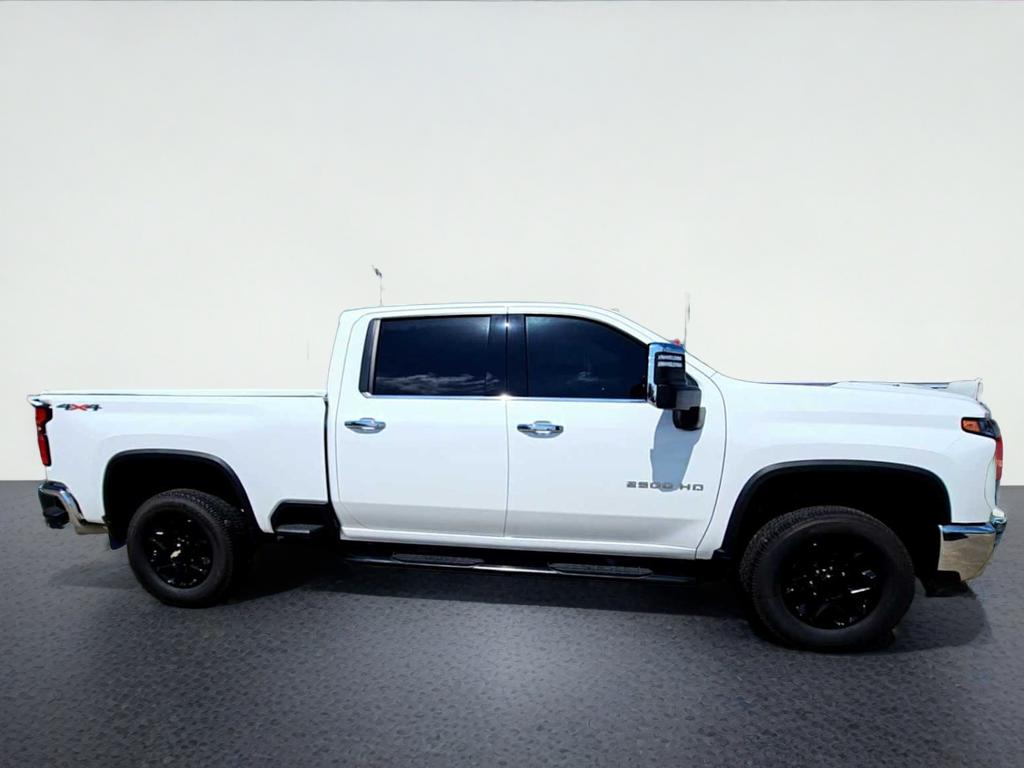 2025 Chevrolet Silverado 2500HD LTZ - Photo 9
