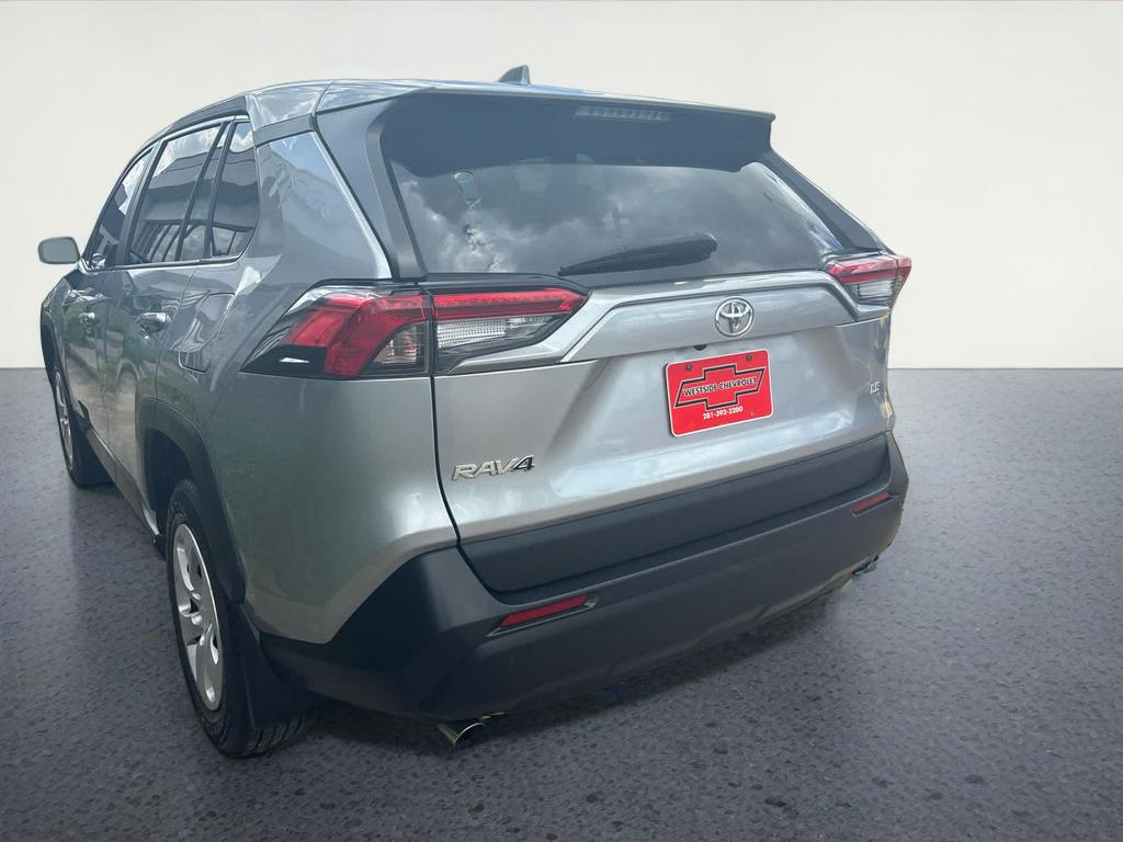 2022 Toyota RAV4 LE