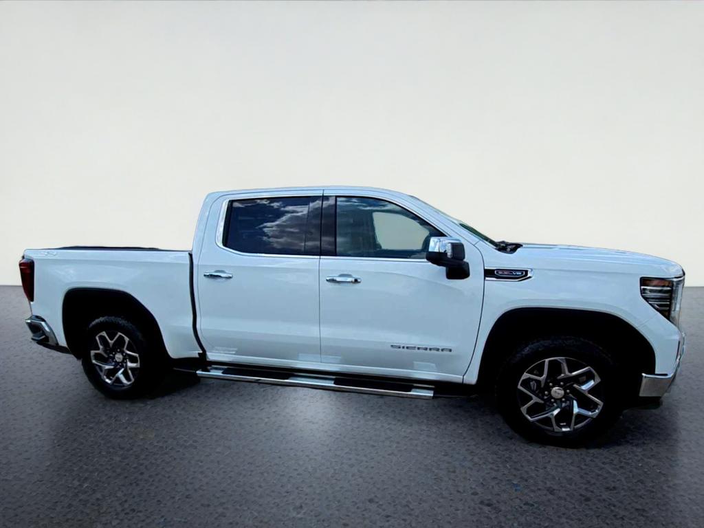 2026 GMC Sierra 1500 SLT - Photo 9