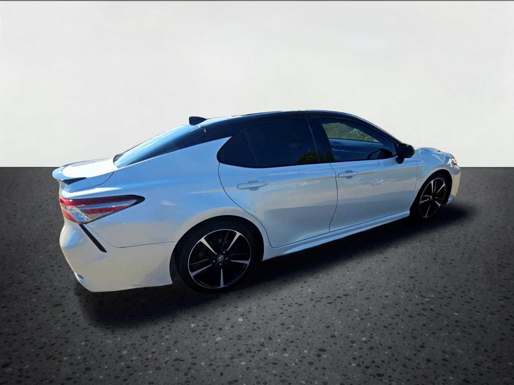 2018 Toyota Camry XSE - Photo 8
