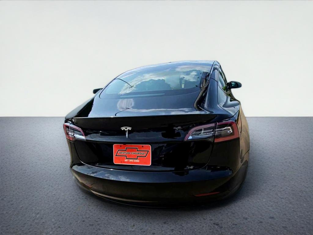 2022 Tesla Model 3 Rear-Wheel Drive