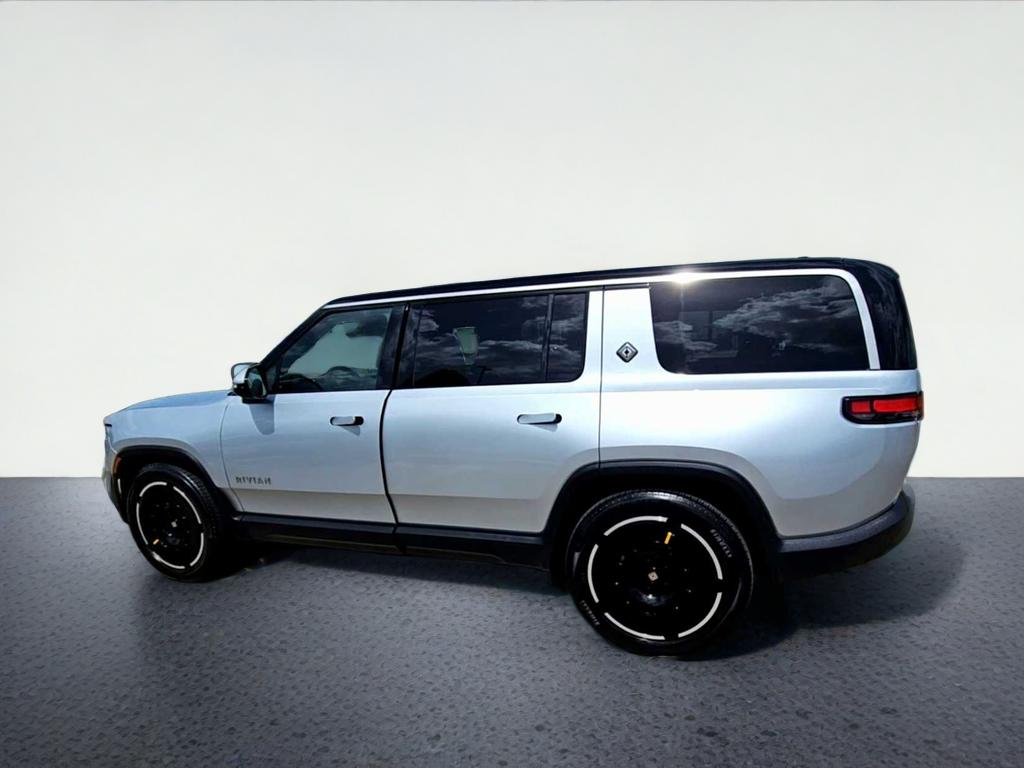 2025 RIVIAN R1S Adventure