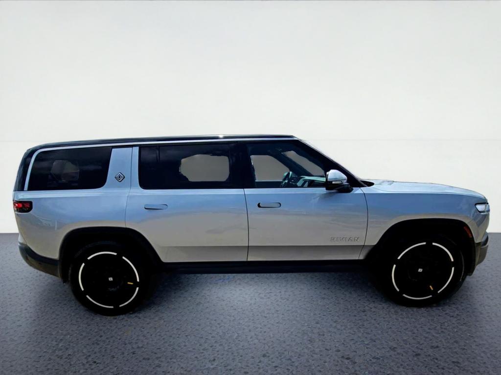 2025 RIVIAN R1S Adventure