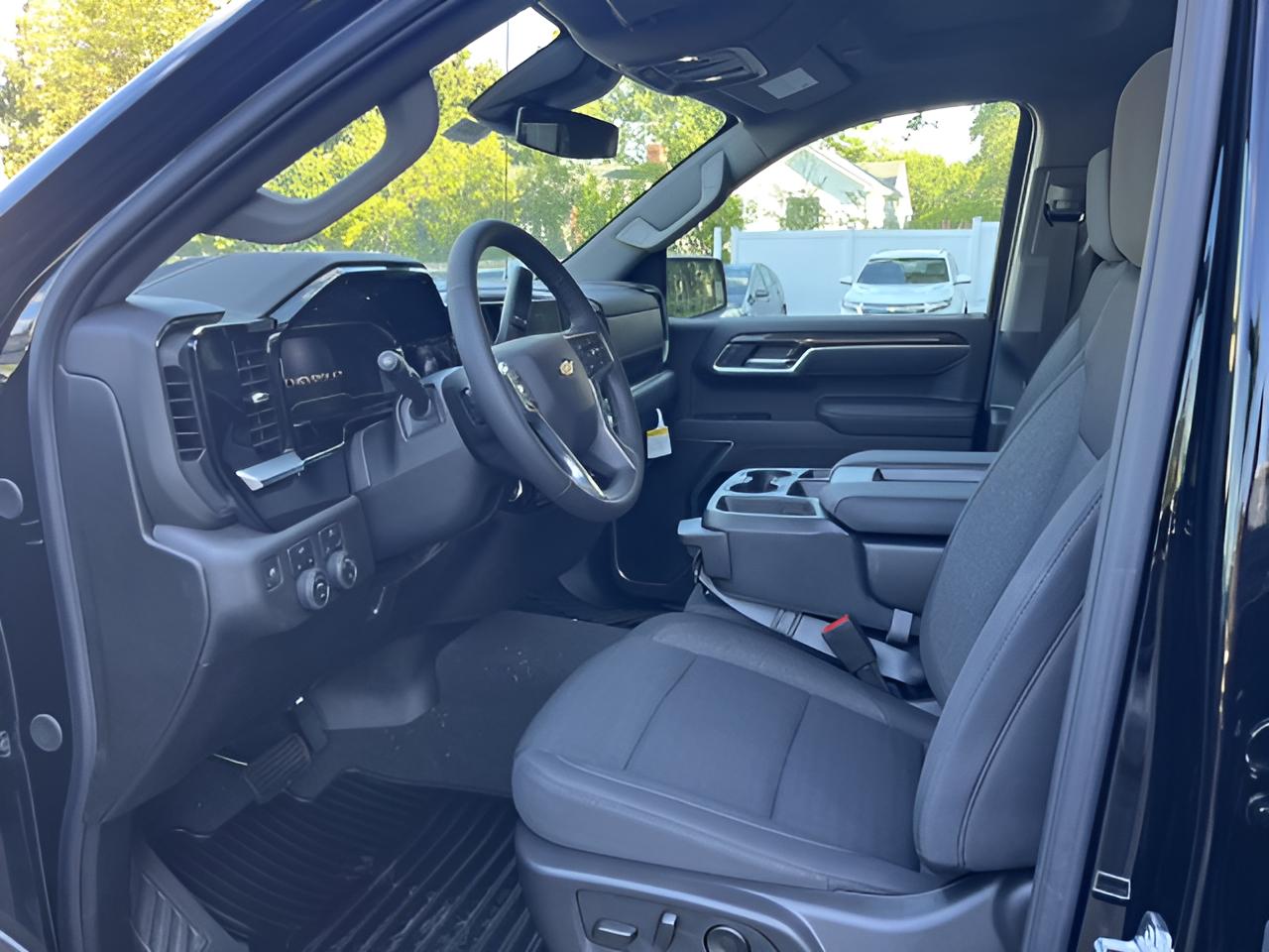 2025 Chevrolet Silverado 1500 LT (2FL)