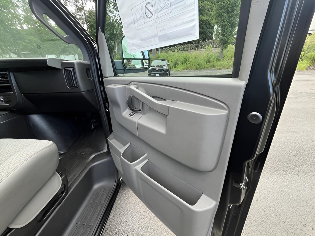 2025 Chevrolet Express Cargo 2500 WT