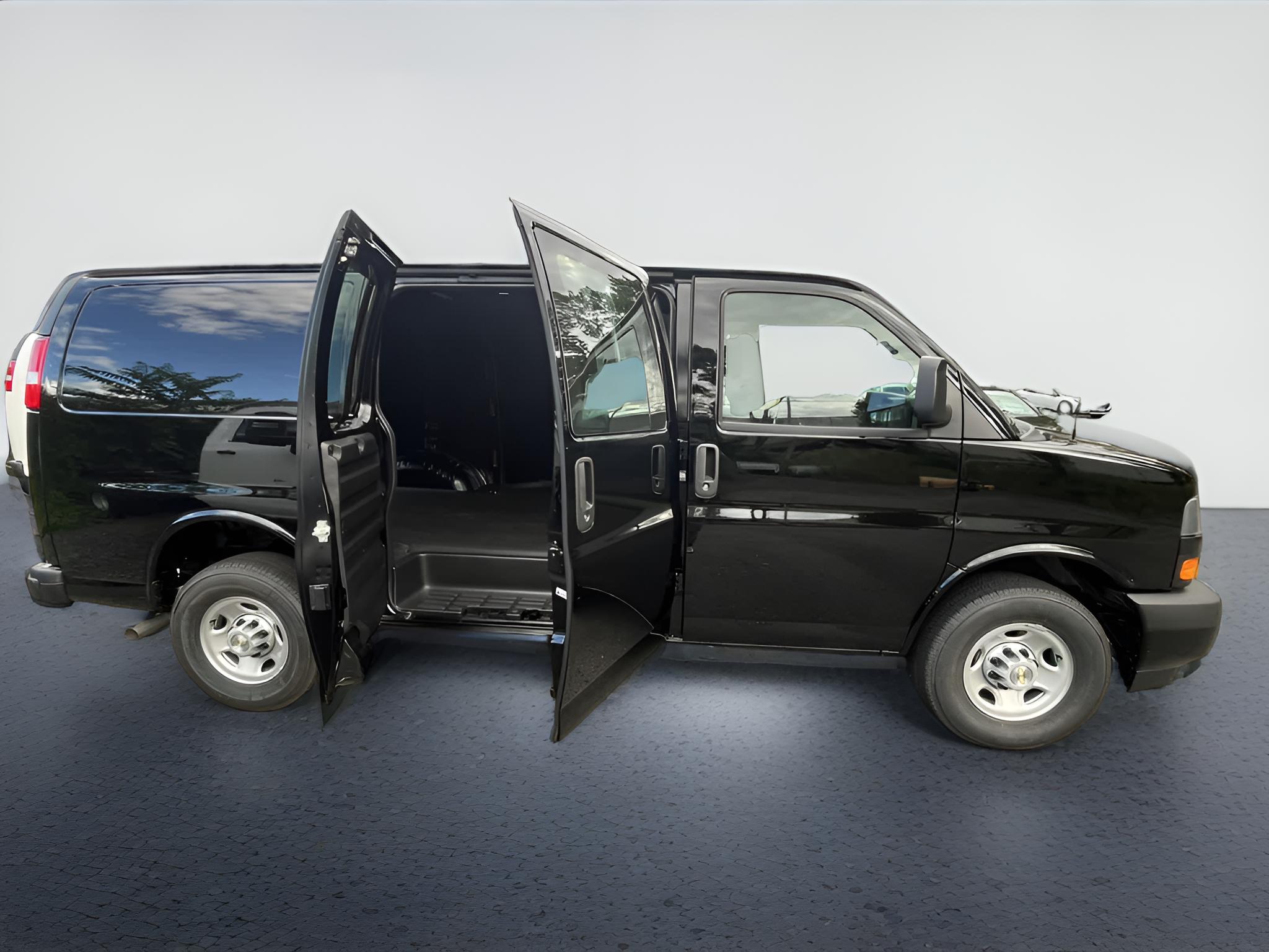 2025 Chevrolet Express Cargo Work Van - Photo 13