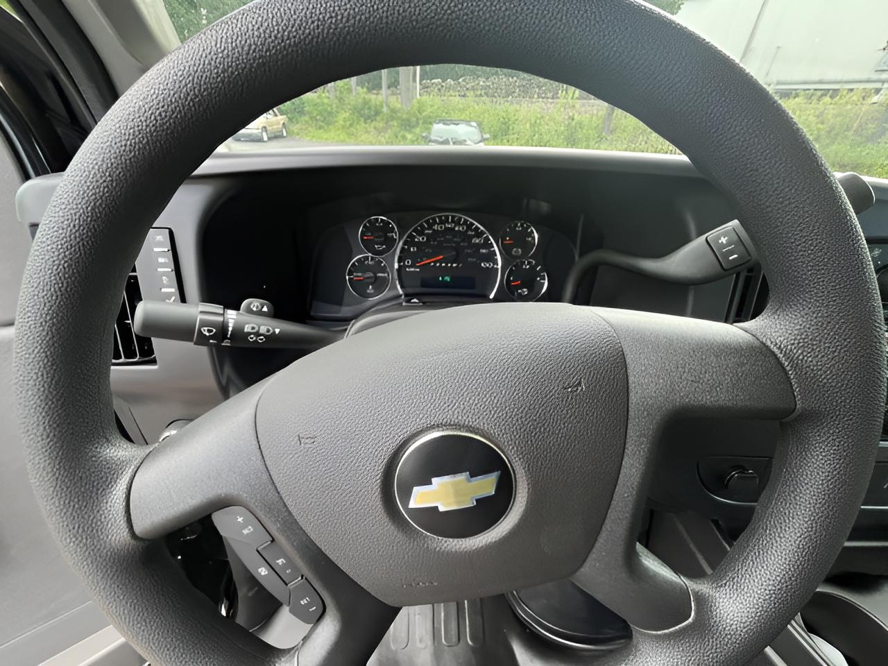 2025 Chevrolet Express Cargo 2500 WT