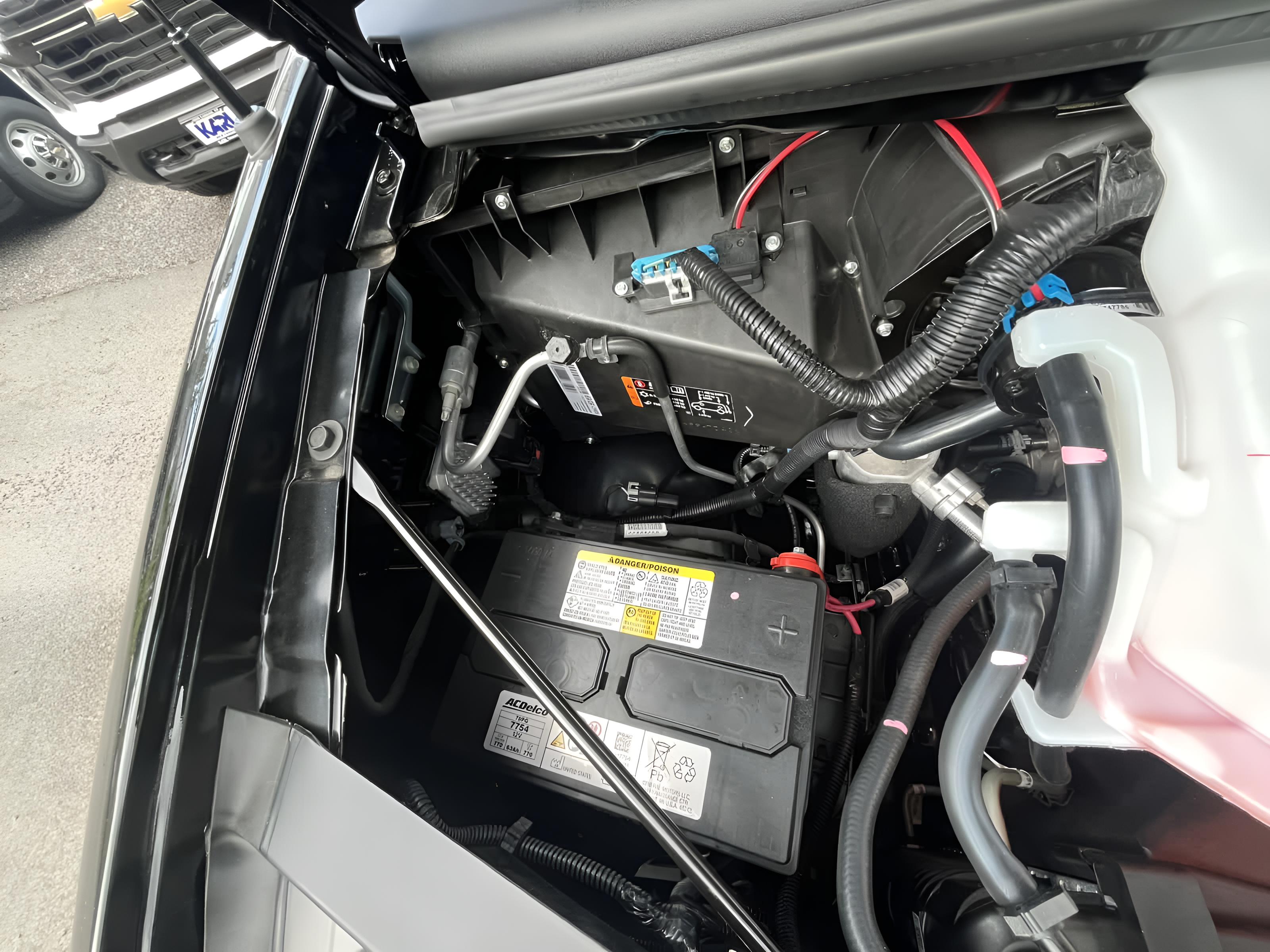 2025 Chevrolet Express Cargo Work Van - Photo 19